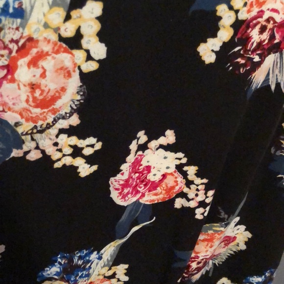 H&M long sleeve, floral dress. - Picture 4 of 4